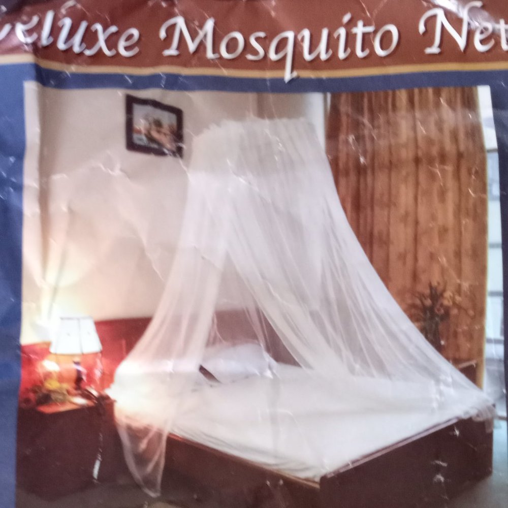 Deluxe Mosquito net/canopy White Queen/King